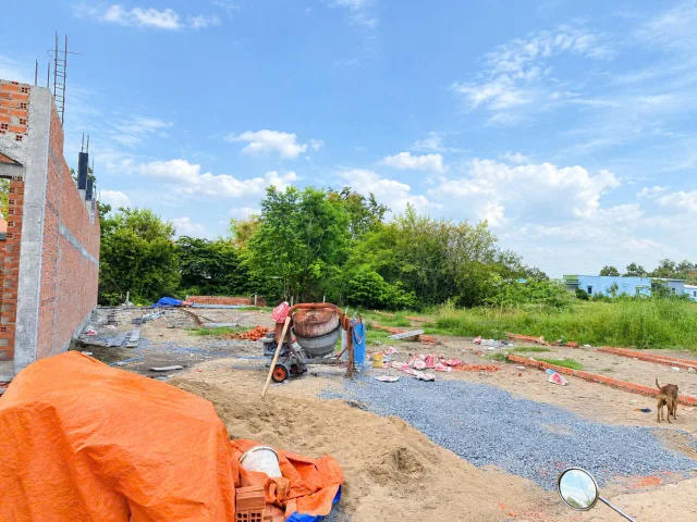 Đất - giá 2,3 tỷ - không bị ngập nước - full thổ cư - 8,5M * 30M - Công nhận 271m2 gồm 2 sổ - đường Cộng đồng Lộc Hậu - Cần Giuộc - Long An - liên hệ 0919089456