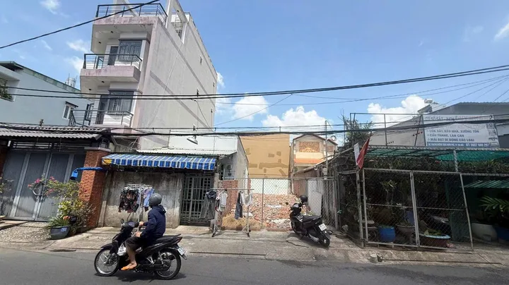Đất MTKD Đường 8 _Tăng Nhơn Phú B_Gần Vincom Quận 9_Ngang 4,6M_Gần Lê Văn Việt