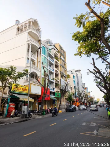 Bán Nhà Mặt Tiền 92 Calmette, Phường Bến Thành