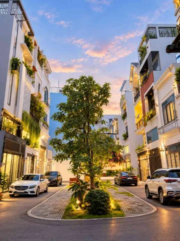Bán Nhà Quang trung .gần ngã 5 chuồng cún . 5tầng  55m2 . Xe hơi ngủ trong nhà .