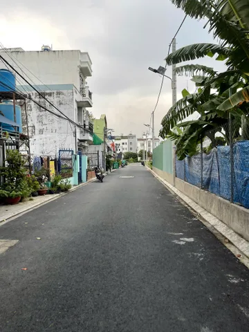 Nhà 3 tầng, công năng lớn, gần 80m2, mặt tiền kênh, gần chợ Thạnh Xuân, 5 tỷ nhỉnh