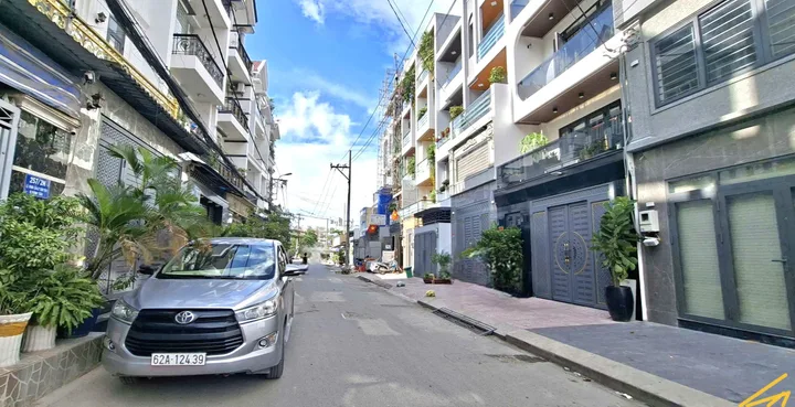 Nhà 5 tầng chỉ hơn 6ty hẻm xe hơi tại Bình Tân