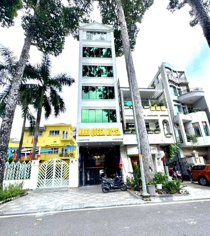 QUẬN 1: BÁN KHÁCH SẠN MARI QUEEN SƯƠNG NGUYỆT ÁNH, P.BẾN THÀNH- DT 83M2- 4,26M NỞ HẬU 7M*20M- CÓ HẺM HÔNG THOÁNG- HDT 1 TỶ 980TR/NĂM- 0938676685 GIANG GIANG CHÍNH CHỦ GIÁ TỐT