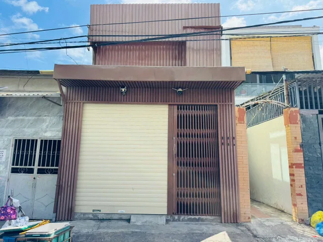 [ Nhà 2 tầng, mặt tiền Vạn Hoà _ ra biển Trần Phú: 100m ]. Dt 42m2. Giá 6ty
