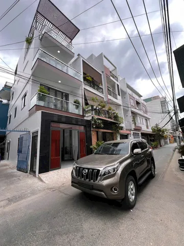 Nhà góc 2MT  10m và 4m  110/29  Tô Hiệu - Hòa Bình.  DT 4 x 13.5m -  4 Tầng -  Giá : 8.4 tỷ