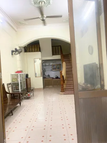 Cho thuê cửa hàng tầng 1 mặt đường Hùng Vương, Thượng Lý HB chỉ 5,5tr/tháng