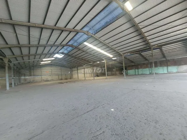 Cho thuê kho xưởng 1800m2.Đường xe công ,Pccc vách tường,chánh phú hòa