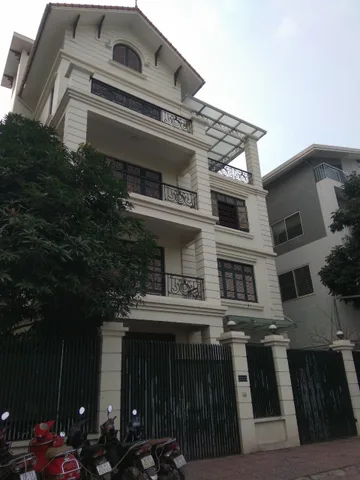 Cho thuê nhà biệt thự Trung Yên 10 gần phố Vũ Phạm Hàm. DT đất 150m2 x 4T, MT 10m. Giá 55tr/th