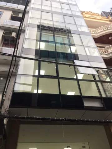 Cho thuê nhà mặt phố Thiên Hiền. Dt 80m2*6T*Mt 5m, thang máy. Giá 45tr/th