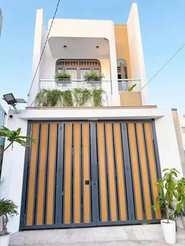 EM CHUYỂN CÔNG TÁC CẦN BÁN NHANH NHÀ LẦU CẠNH CÂY XĂNG 75