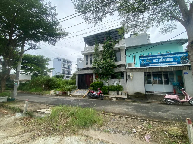 DT: 85.1m2, đường nhựa 7m, KDC Bà Chòi, Đường Nguyễn Văn Tạo - giá 3,5 tỷ
