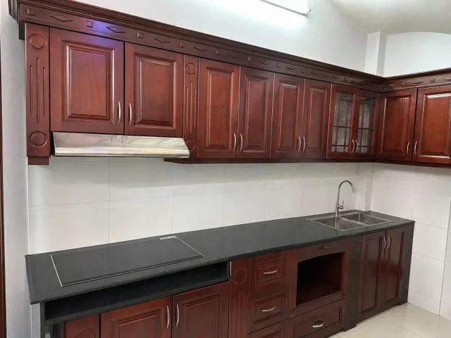 Cho thuê nhà ngõ 325 Kim Ngưu, Hai Bà Trưng 30m x 5T Full Đồ, 40M RA BÃI GỬI OTO_12tr