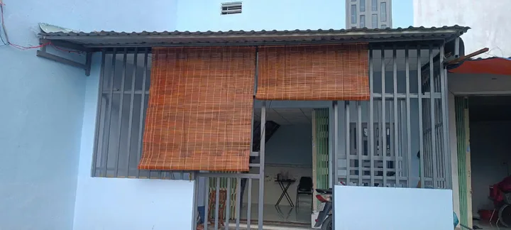 Nhà mặt đường 5m, đối diện KĐT Phú Sinh, 495tr.