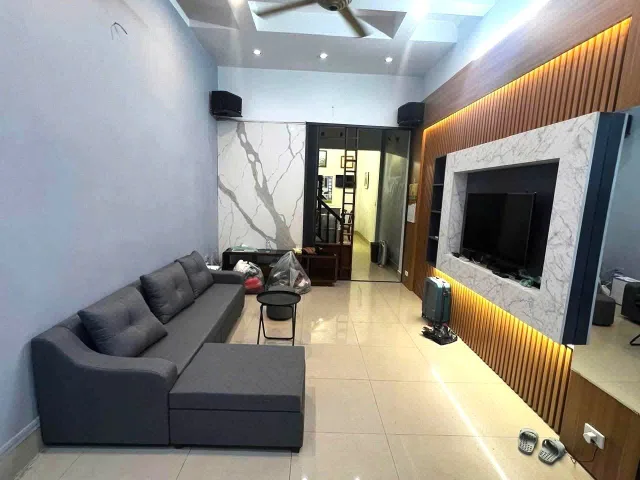Cho thuê nhà ngõ 29 LƯƠNG ĐỊNH CỦA, Đống Đa . 15.5 triệu/tháng. Ưu tiên: Hộ Gia Đình, KD Onl.
