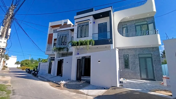 BÁN NHÀ ĐẸP DIÊN TOÀN – THÔN ĐÔNG DINH