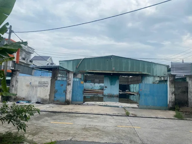 Bán xưởng 2mt 1.136m2 có 331m2 Thổ cư 
Tl57 giá tốt. 20 x57