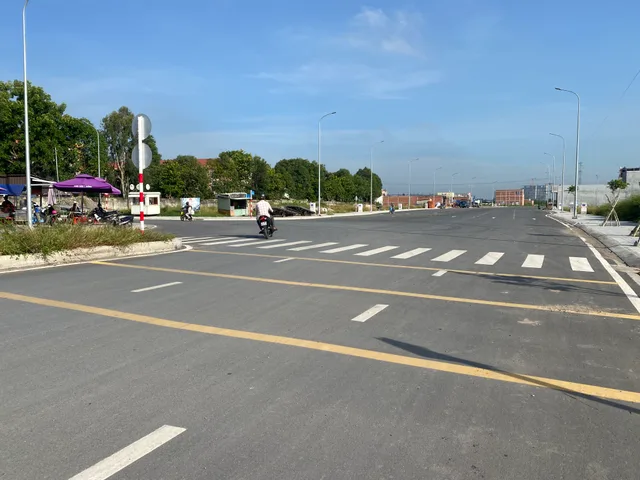 Bán Đất 100m2 có sẵn 100 m2 thổ cư giá 6 tỷ tại Thị trấn Bến Lức Huyện Bến Lức Long An