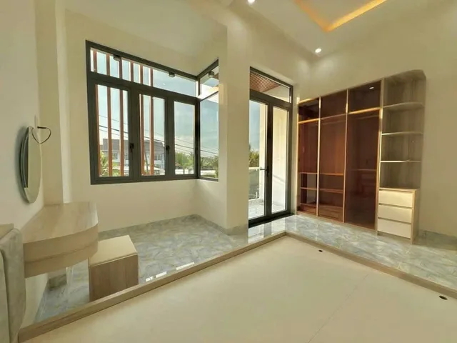Bán nhà Đi Định Cư Nước Ngoài Nên Cần Bán Lại Căn Nhà Lầu Bao View Cho Khách Thiện Chí.