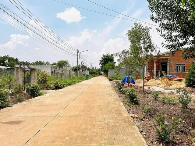 Bán Đất 200m2 có sẵn 100 m2 thổ cư giá 250 triệu tại Xã Cây Trường II Huyện Bàu Bàng Bình Dương