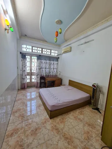 NHÀ SÁT MẶT TIỀN ĐƯỜNG - XE HƠI ĐỖ CỬA - MUA BÁN KINH DOANH - MỞ VĂN PHÒNG