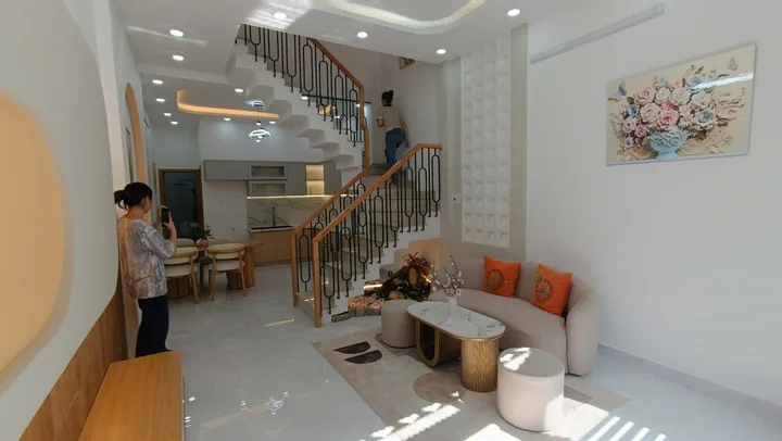 Nhà 3 phòng ngủ gần chợ Tân Hương, Tân Phú, 52m², giá 5,6 tỷ