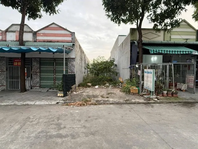 Bán Đất 200m2 có sẵn 100 m2 thổ cư giá 1.5 tỷ tại Phường Tân Định Thị xã Bến Cát Bình Dương