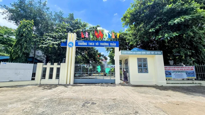 NHÀ HOÀN CÔNG 3 LẦU | Tặng Full Nội Thất Đẹp | Đường 7m Đối Diện Công Viên - Gần BVĐK Thống Nhất Thánh Tâm