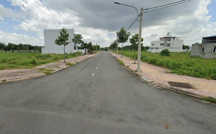 Bán Đất biệt thự ngay khu công nghiệp Lộc An Bình Sơn Long Thành DT: 200m2(8mx25m) có sẵn 200 m2 thổ cư giá 4.7 tỷ tại Xã Lộc An Huyện Long Thành Đồng Nai