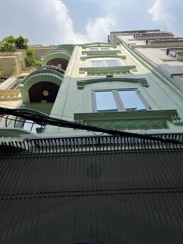 Bán nhà 5 tầng thang máy phố Hoàng Văn Thái 39m2, phòng ngủ rộng có ban công, giá 11 tỷ