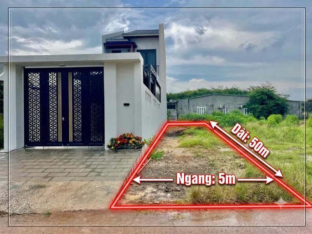 CHỦ GỬI LÔ ĐẤT TT CHƠN THÀNH, MẶT TIỀN 15M2, SỔ HỒNG RIÊNG 9 BAO SỔ 0559322786 GẶP CHỦ