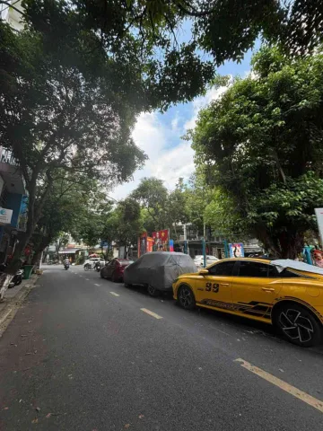 ĐỐI DIỆN ETOWN CỘNG HÒA - KHU ĐỒNG BỘ AN NINH - NGAY LÊ VĂN HUÂN Ô TÔ VÀO NHÀ - VIEW CÔNG VIÊN - TIỆN LÀM VĂN PHÒNG - KD ĐA NGÀNH - NGAY GA T3