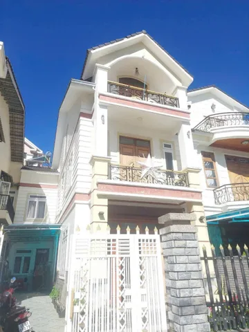Cho thuê villa 5 phòng ngủ full nội thất giá 15 triệu tại Đường Hùng Vương Phường 9 Thành phố Đà Lạt Lâm Đồng