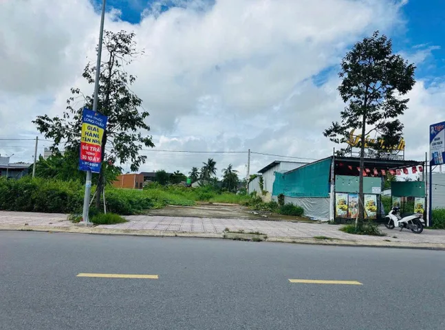 EM THUÝ CÓ LÔ ĐẤT 300M² Ở SÀI GÒN – AI ĐANG TÌM ĐẤT, VÀO ĐÂY GẶP EM THUÝ!