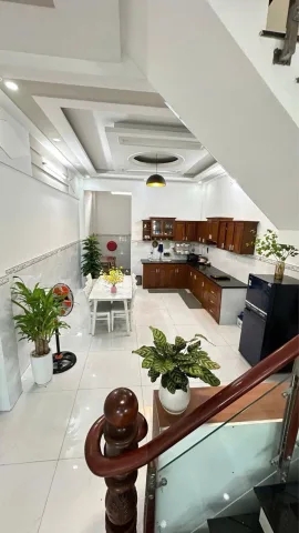 Nhà đẹp ở ngay, 3 tầng BTCT, chủ tự xây, yên tâm khi ở, shr hoàn công đủ, Thạnh Xuân 24
