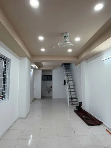 Giá bán 3 tỷ 350 tr thương mau mắn. Sẵn dòng tiền cho t.huê ổn định.Hàng hiếm shophouse rẻ bằng lô đất. DT 59.9m2.