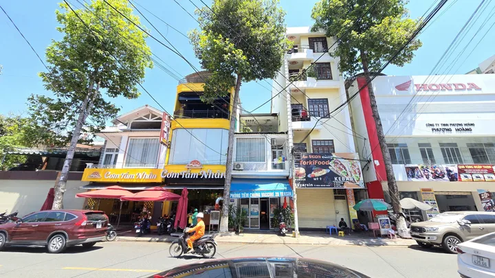 Bán Nhà 6 tầng mặt tiền đường Yersin - Giá 27 Tỷ - Tp Nha Trang. DT 111m2