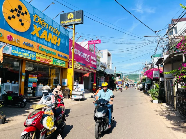MẶT TIỀN BÀ TRIỆU, KP THIỆN ĐỨC, HOÀI HƯƠNG, 274M2, VỊ TRÍ VÀNG ĐỂ KINH DOANH, GIÁ CHỈ 2,X TỶ, LH 0906836090