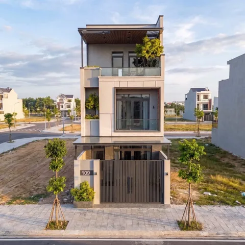 Chủ gửi bán nhà phố hiện đại 1,85 tỉ. Ngân hàng hỗ trợ đến 70%, thanh toán 550tr nhận nhà.