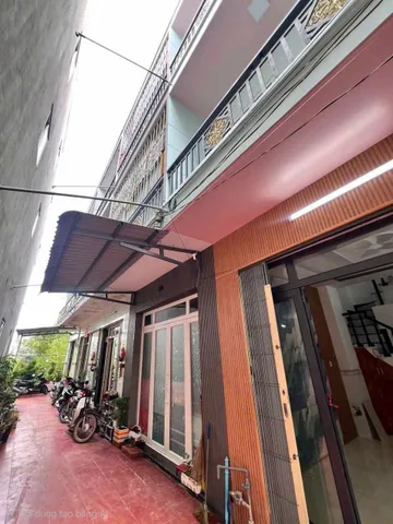🏡 Nhà 1 trệt 2 lầu – 4PN – 3WC, ban công rộng rãi, thoáng mát.
