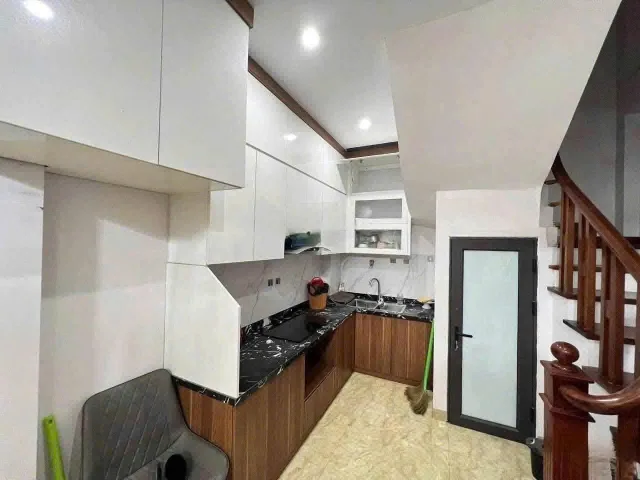 Cần cho thuê nhà riêng ngõ 44 Trần Thái Tông, Cầu Giấy 40m x 5T (3 ngủ) giá 17 triệu