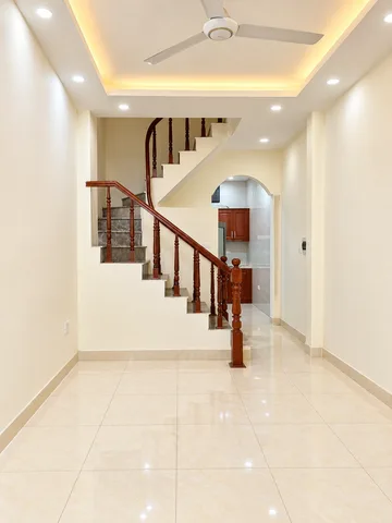 Cho thuê nhà ngõ 115 NÚI TRÚC, Ba Đình. 12 triệu/tháng. Ưu tiên: Chỉ Hộ Gia Đình.
