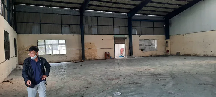 CHO THUÊ NHÀ XƯỞNG NẰM ĐƯỜNG TÔ NGỌC VÂN THẠNH XUÂN QUẬN 12 DT: 530M GIÁ 48 TRIÊU LH: 0944977229