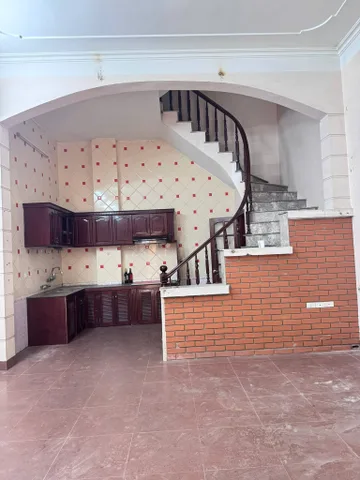 CHO THUÊ NHÀ MẶT PHỐ LÝ THƯỜNG KIỆT - HÀ ĐÔNG: 42M2 x 5 TẦNG, KINH DOANH ĐỈNH CHỈ 13TR/THÁNG