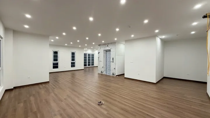 Cho thuê lô góc 5 tầng 105m2  mặt hồ và công viên phố Thuận An,Trâu Quỳ,Gia Lâm