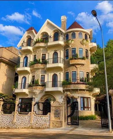 Hạ thẳng 7 tỷ Bán Villa 241m2 giá 22.5 tỷ(giá cũ 29,5 tỷ) tại Khu biệt thự An Sơn Đà Lạt, 4 tầng, 7 phòng, có thang máy, hồ cá Koi