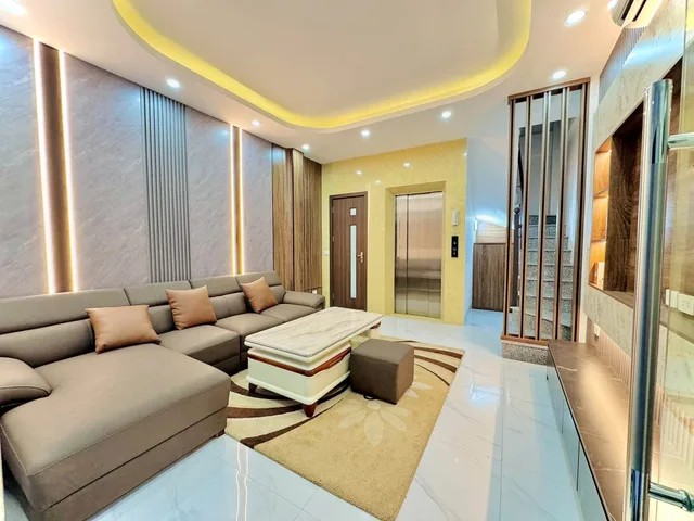 Trương Định, Hoàng Mai, một nhà ra phố, không quy hoạch, 6 tầng thang máy, 60m2, 10.9 tỷ