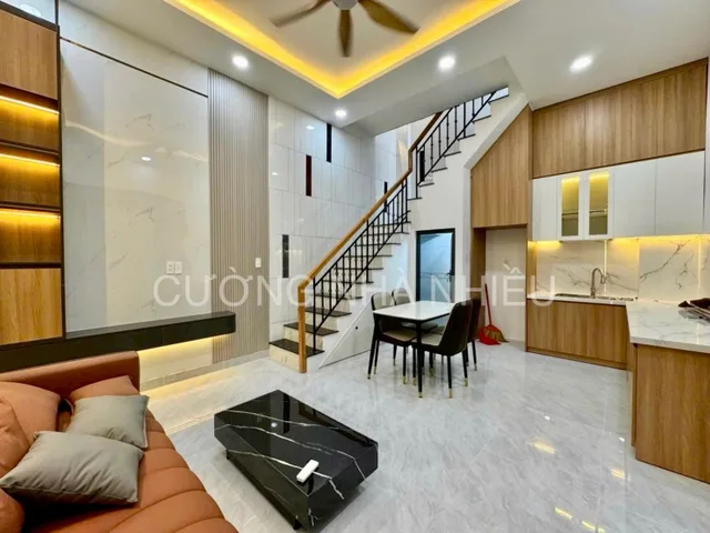 Nhà mới 3 tầng đúc; thông Him Lam, cạnh cầu Nguyễn Khoái, ngang 5,7m vuông vức; nhà mới 100% tặng nội thất cao cấp