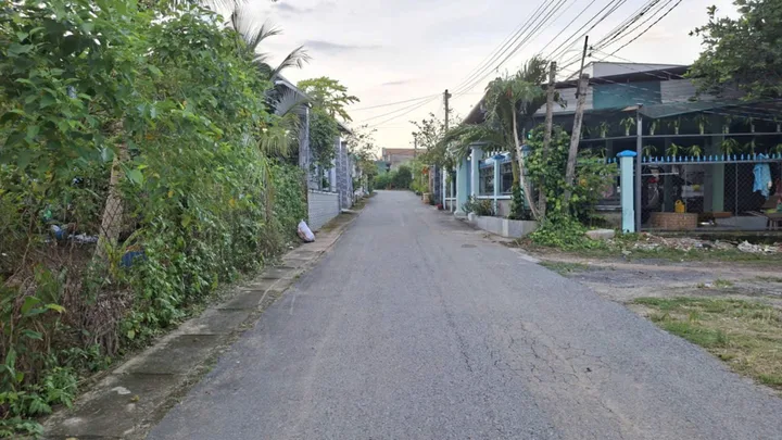 Bán Đất 1 sẹc quốc lộ 51 kế bên khu công nghiệp Long Thành DT: 110m2(5mx23m) có sẵn 100 m2 thổ cư giá 1.65 tỷ tại Xã An Phước Huyện Long Thành Đồng Nai