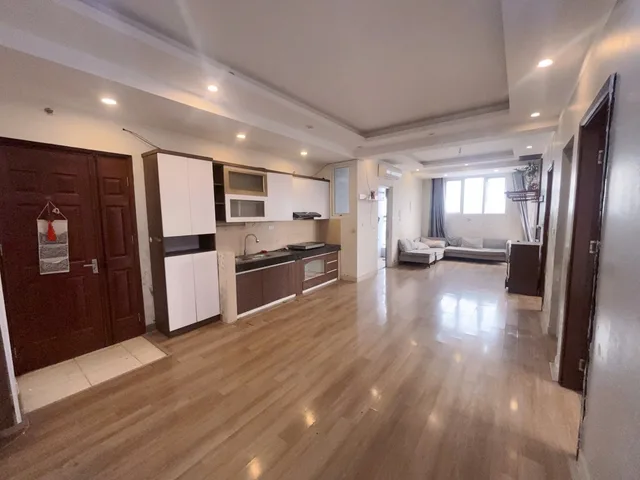 Bán Nhà Mặt Phố Đê La Thành. Đống Đa. Thang Máy. Ô Tô. Vỉa Hè. DT 33m2. 16,4 Tỷ.