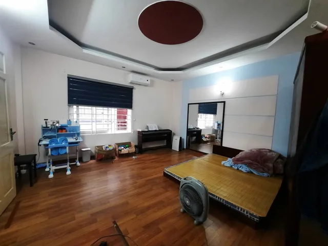 Bán Nhà riêng 39m2 có sẵn 39 m2 thổ cư giá 9.8 tỷ tại Đường Nguyễn Trãi Phường Trung Liệt Quận Đống Đa Hà Nội
Lh:0377224604